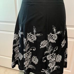 Ann Taylor cotton embroidered skirt